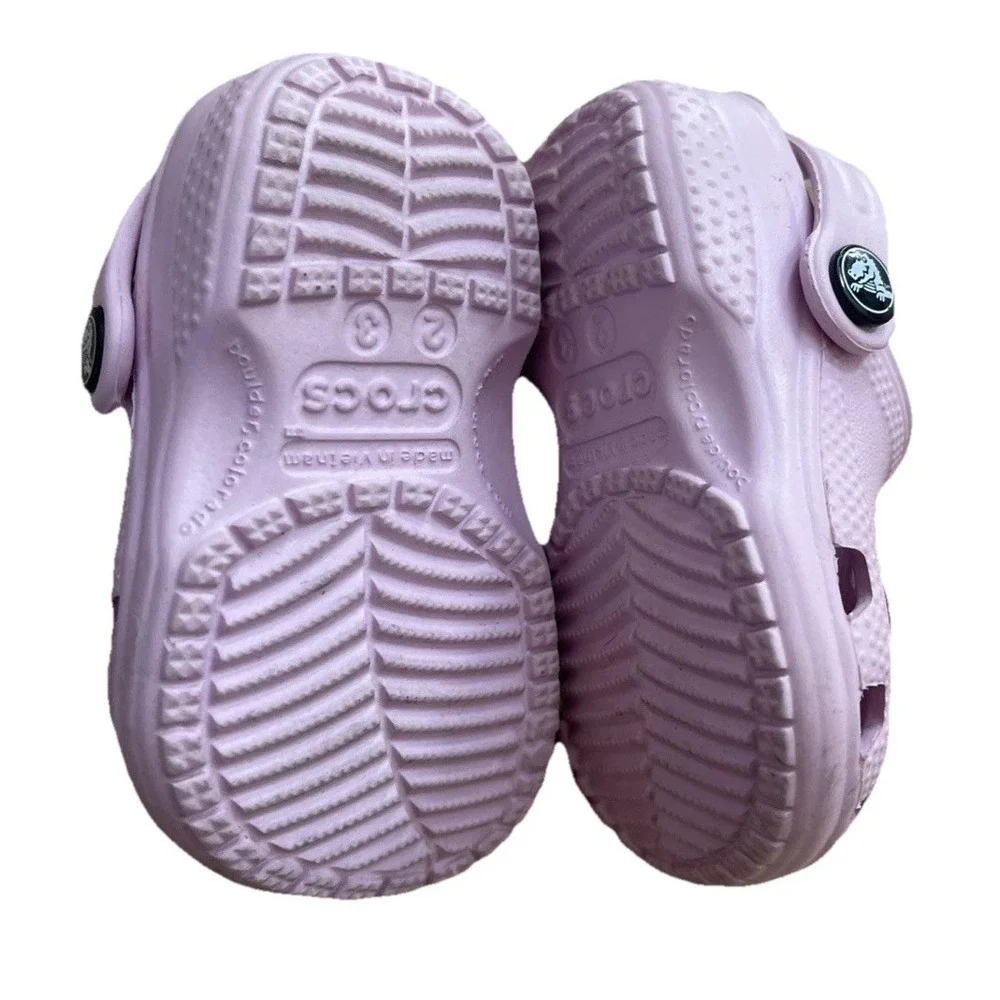 Crocs Pink Baby Size 2/3 With 2 Jibbitz Baby Shark Clogs